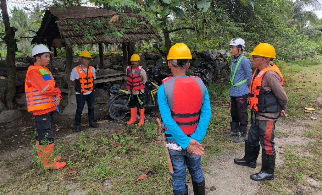 Field geotechnical investigation and drilling work performed by PT Terra Nusa Prima.